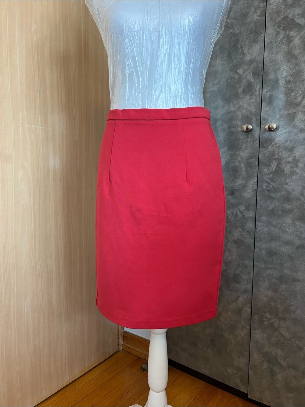 Dalia Collection Bold Red Pencil Skirt